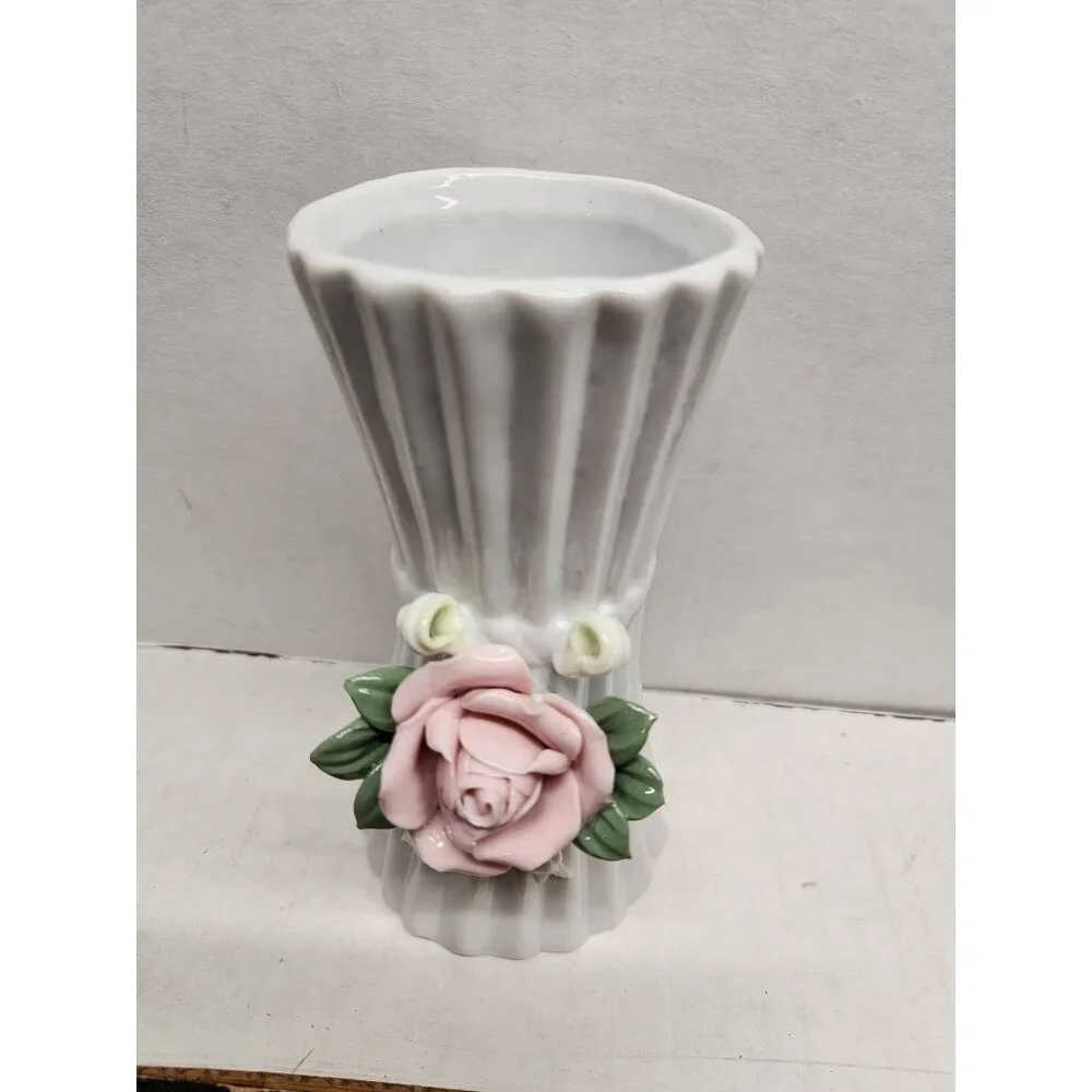 Ceramic Fluted Vase‎ With Pink Rose & Green Leaves Accent